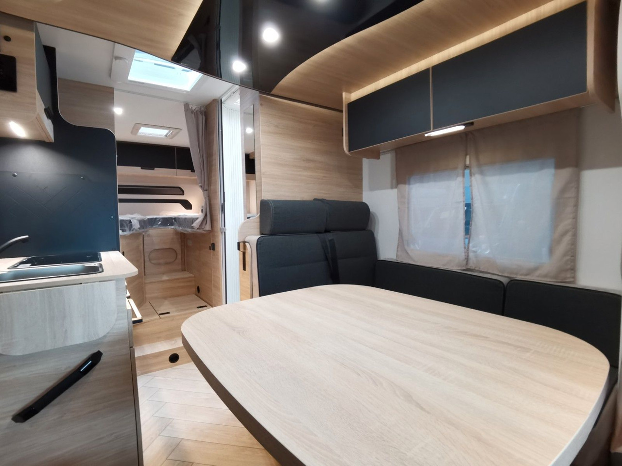 Semi-integrated motorhome Chausson 627 TITANIUM / - 2026 -/ EINZELBETTEN & HUBBETT: picture 16