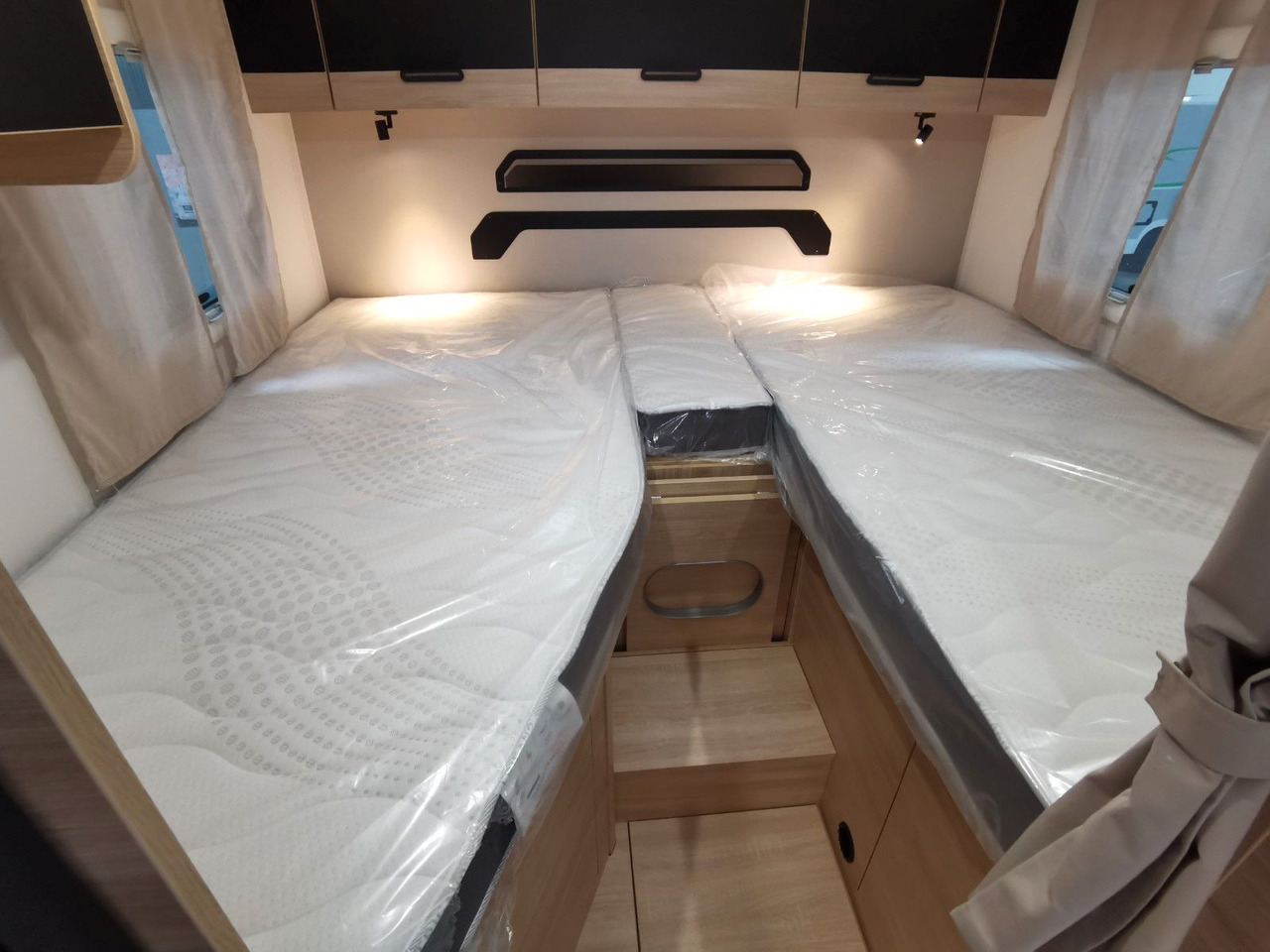 Semi-integrated motorhome Chausson 627 TITANIUM / - 2026 -/ EINZELBETTEN & HUBBETT: picture 20