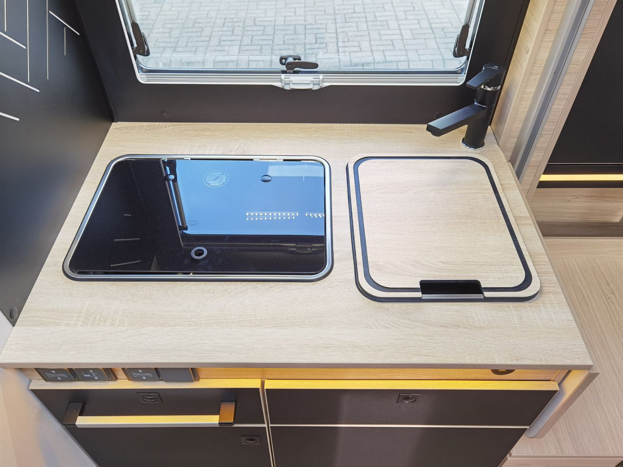 Semi-integrated motorhome Chausson 630 TITANIUM / - 2026 - / EINZEL. - HUBBETTEN: picture 10