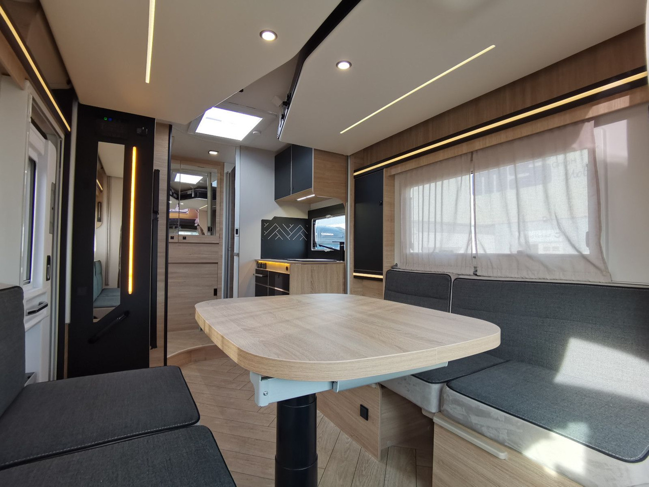 Semi-integrated motorhome Chausson 630 TITANIUM / - 2026 - / EINZEL. - HUBBETTEN: picture 6