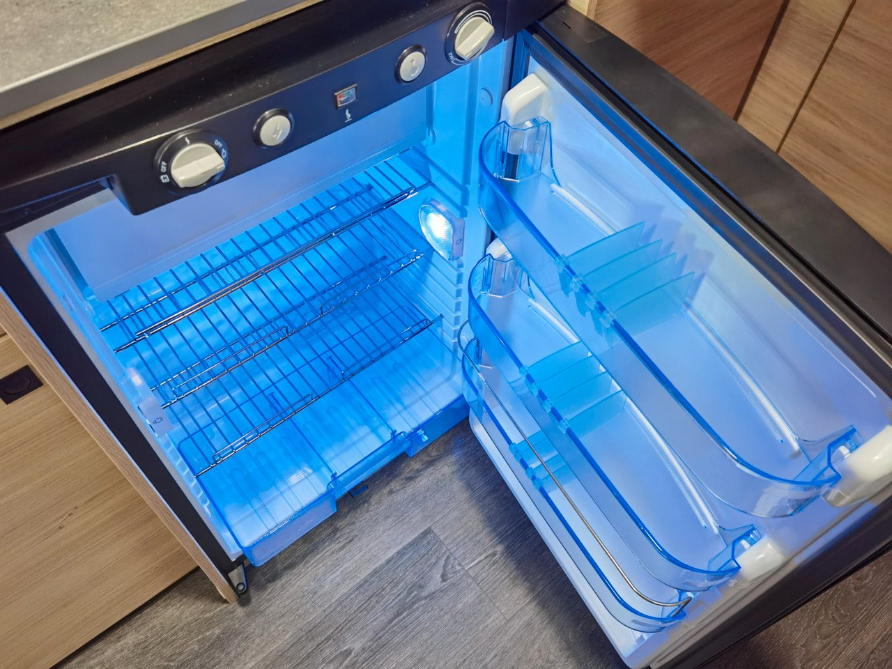 Alcove motorhome Chausson C 514 / 140PS / ARCTIC & ZUBEHÖR - PAKET / 5.99M: picture 17 Alcove motorhome Chausson C 514 / 140PS / ARCTIC & ZUBEHÖR - PAKET / 5.99M: picture 17