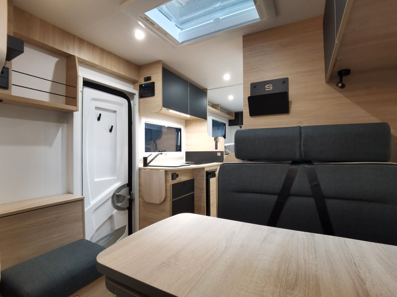 Semi-integrated motorhome Chausson S 697 SPORT LINE / - 2026 - / EINZELBETTEN: picture 14 Semi-integrated motorhome Chausson S 697 SPORT LINE / - 2026 - / EINZELBETTEN: picture 14