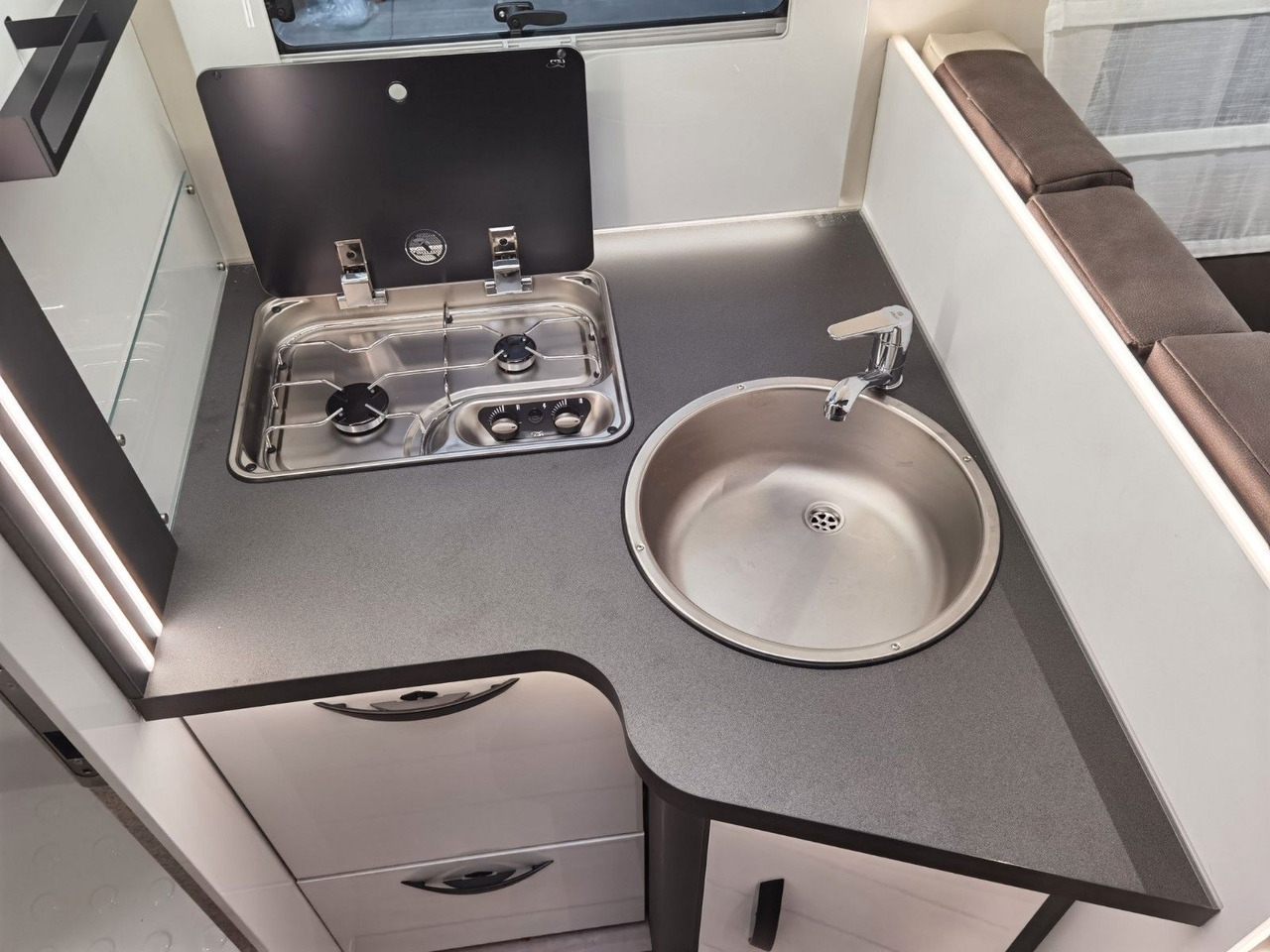 Semi-integrated motorhome Forster T 745 EB /-2025-/ 140PS / EINZELBETTEN & HUBBETT: picture 17