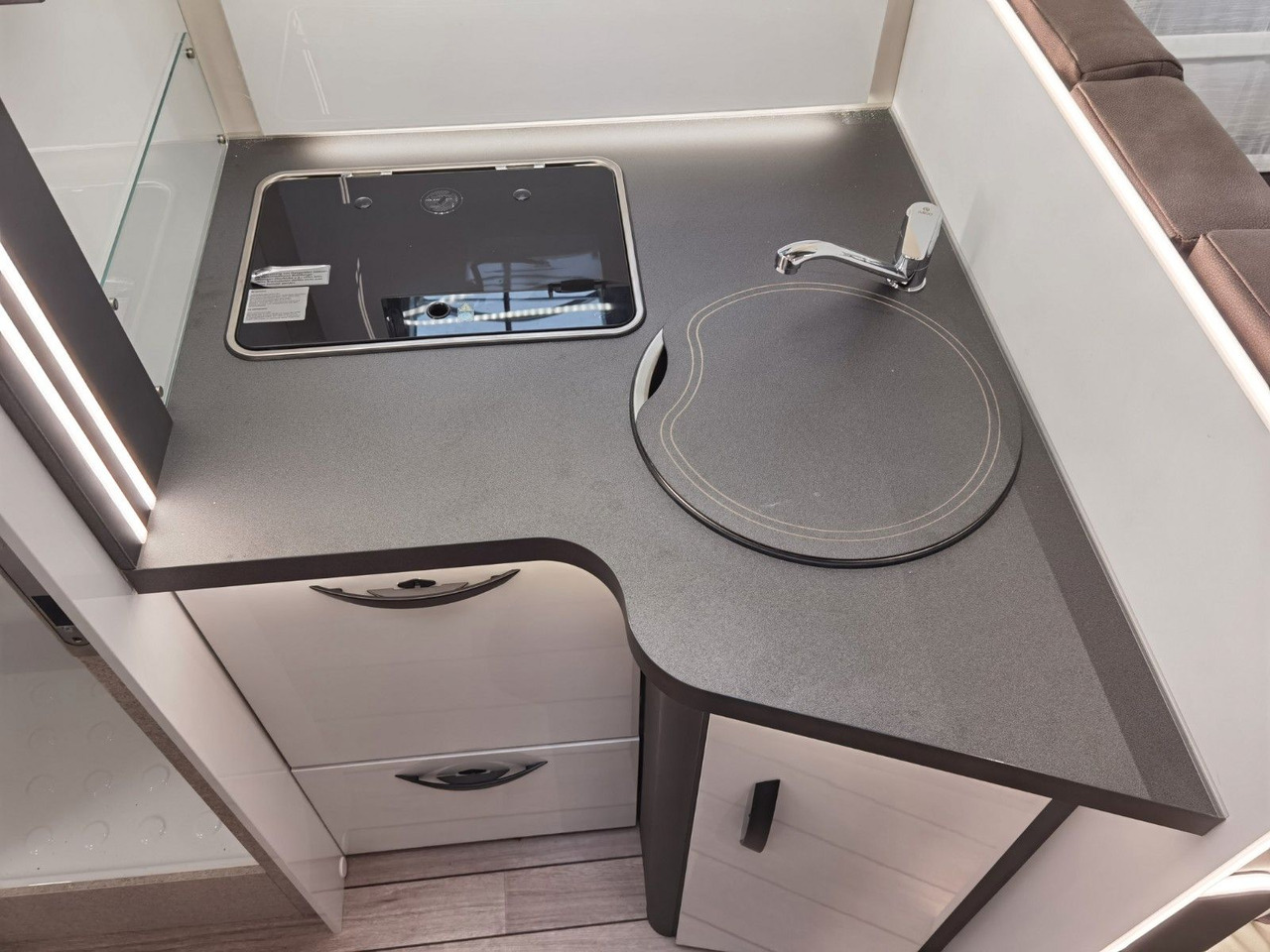 Semi-integrated motorhome Forster T 745 EB /-2025-/ 140PS / EINZELBETTEN & HUBBETT: picture 18