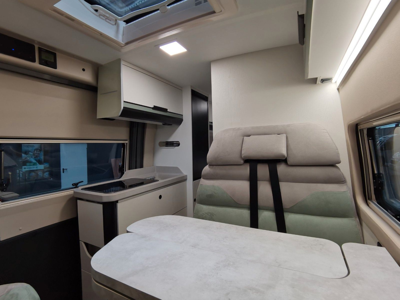 Camper van Karmann DAVIS 630 LIFESTYLE /- 2026- / XXL-HUBBETT-BIKE.: picture 14