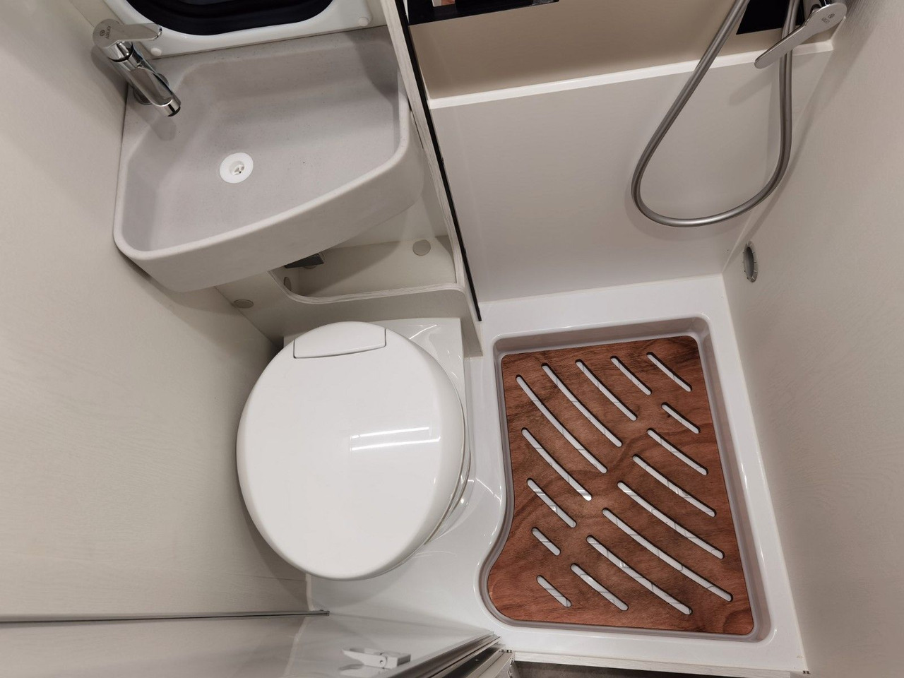 Camper van Karmann DAVIS 630 LIFESTYLE /- 2026- / XXL-HUBBETT-BIKE.: picture 21