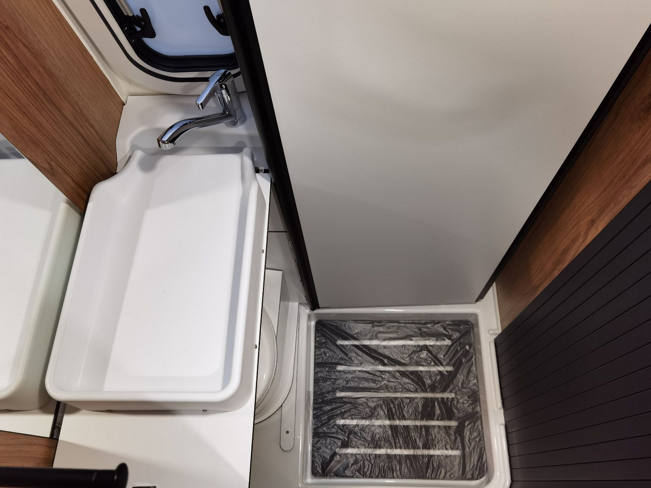 Camper van Karmann DEXTER 580 /- 2026 -/ PANORAMA DACHFENSTER: picture 20