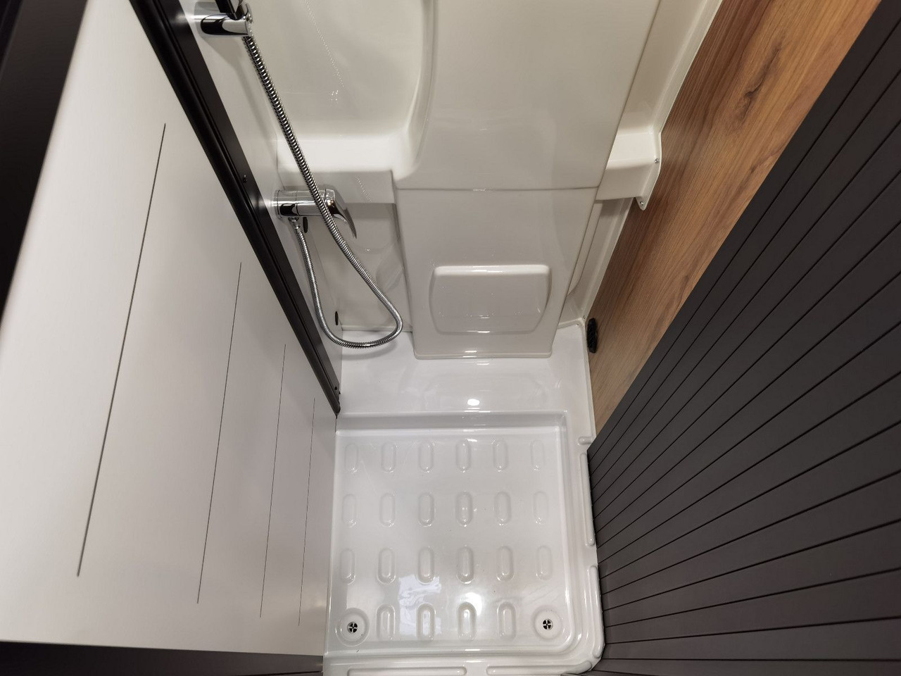 Camper van Karmann DEXTER 580 /- 2026 -/ PANORAMA DACHFENSTER: picture 21