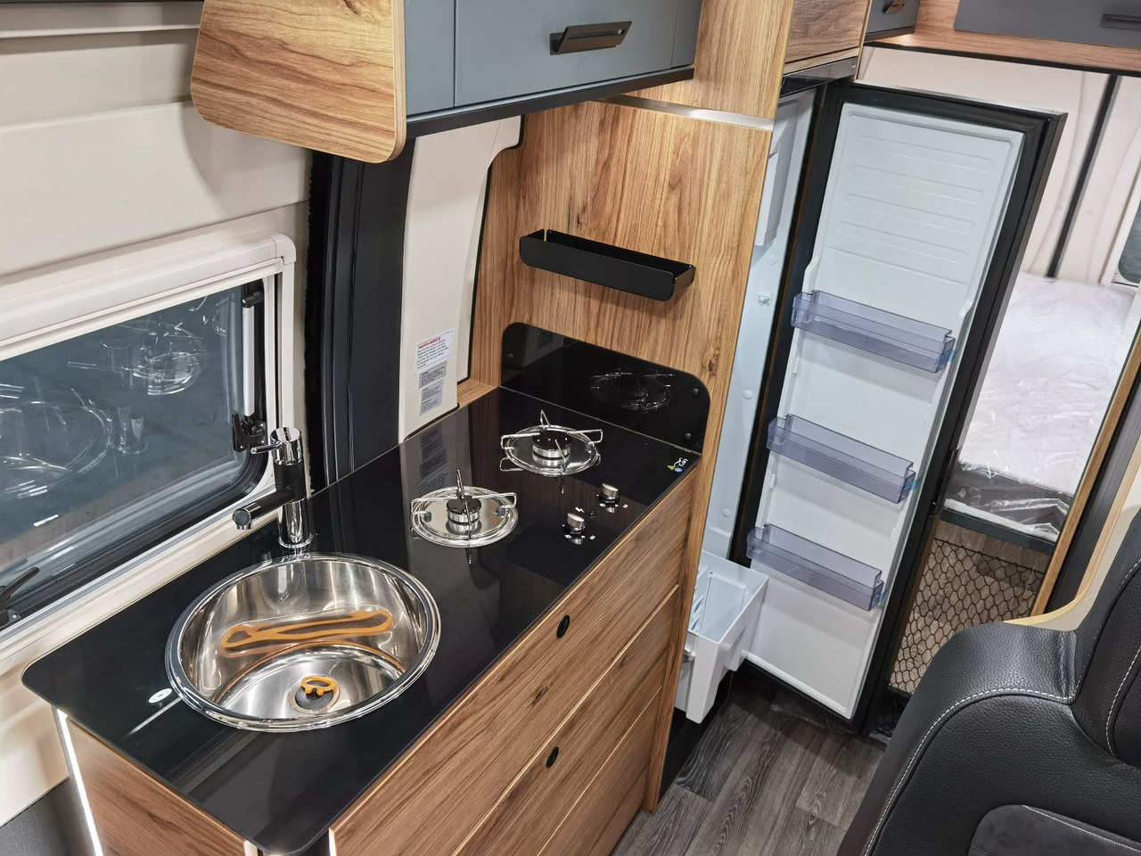 Camper van Karmann DEXTER 580 /- 2026 -/ PANORAMA DACHFENSTER: picture 17