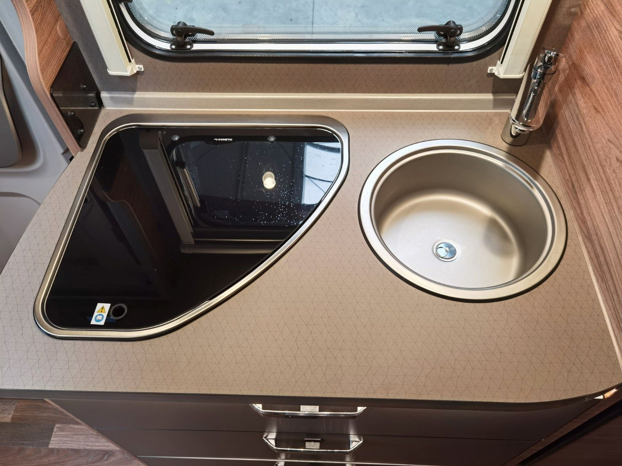 Semi-integrated motorhome Weinsberg CARACOMPACT 600 MEG EDITION-PEPPER/ EINZELBETTEN: picture 15