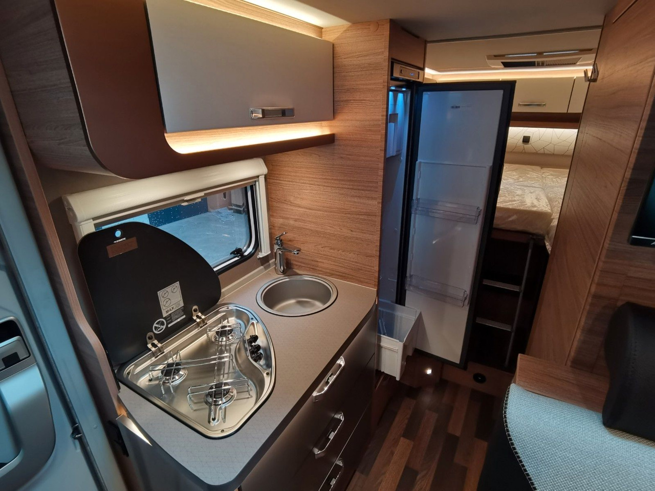 Semi-integrated motorhome Weinsberg CARACOMPACT 600 MEG EDITION-PEPPER/ EINZELBETTEN: picture 13