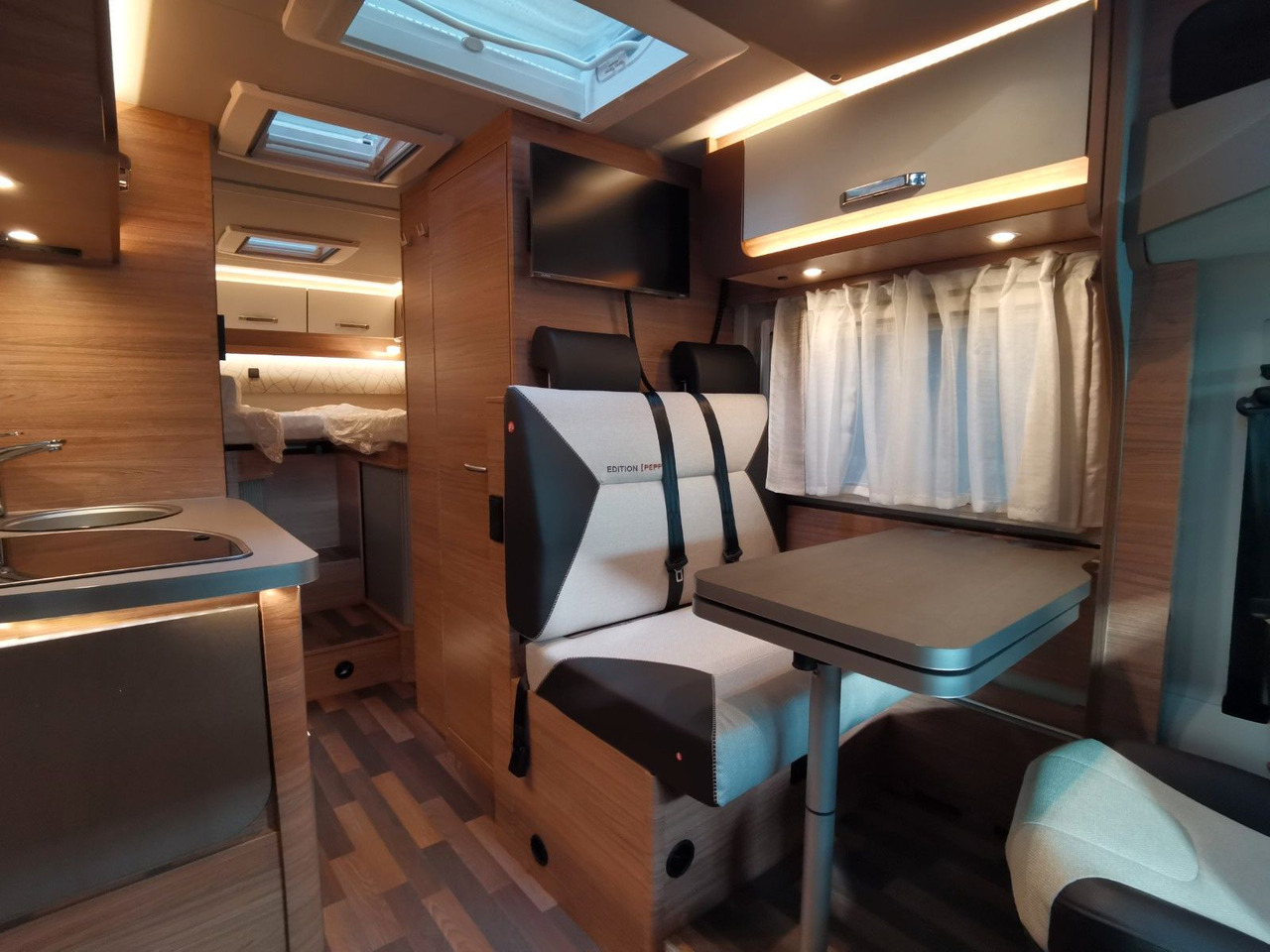 Semi-integrated motorhome Weinsberg CARACOMPACT 600 MEG EDITION PEPPER / MODELL 2025: picture 14