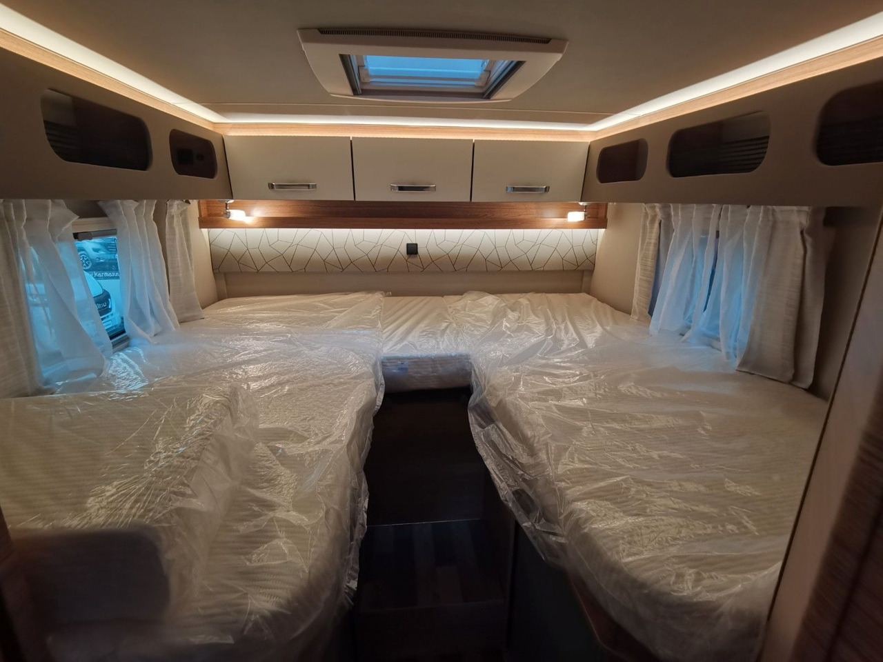 Semi-integrated motorhome Weinsberg CARACOMPACT 600 MEG EDITION PEPPER / MODELL 2025: picture 18