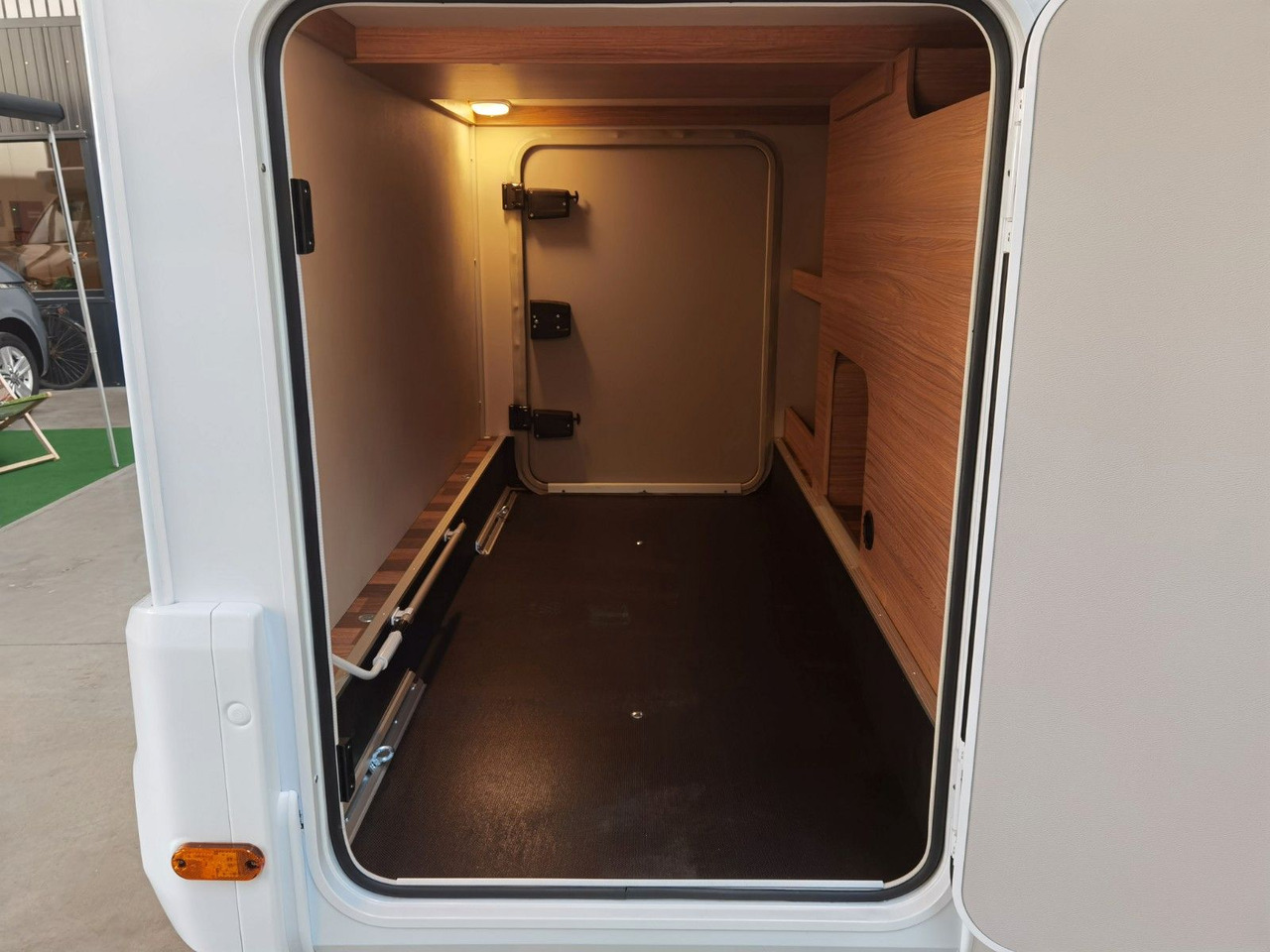 Semi-integrated motorhome Weinsberg CARACOMPACT 600 MEG EDITION PEPPER / MODELL 2025: picture 9