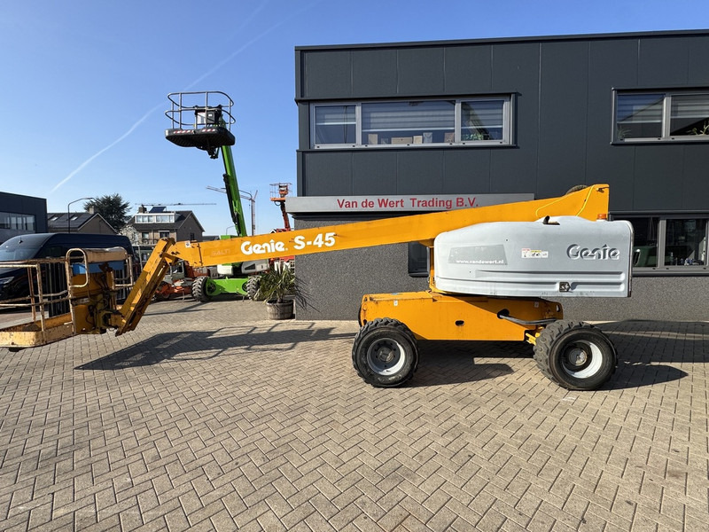 Genie S45 4x4 DEUTZ DIESEL 3000uur 15,7M Werkhoogte - Telescopic boom: picture 1 Genie S45 4x4 DEUTZ DIESEL 3000uur 15,7M Werkhoogte - Telescopic boom: picture 1