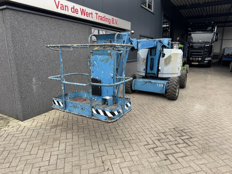 Genie Z-34/22 Knikarmhoogwerker 12.5M werkhoogte 4X4 Kubota Diesel 2007 - Articulated boom: picture 3 Genie Z-34/22 Knikarmhoogwerker 12.5M werkhoogte 4X4 Kubota Diesel 2007 - Articulated boom: picture 3