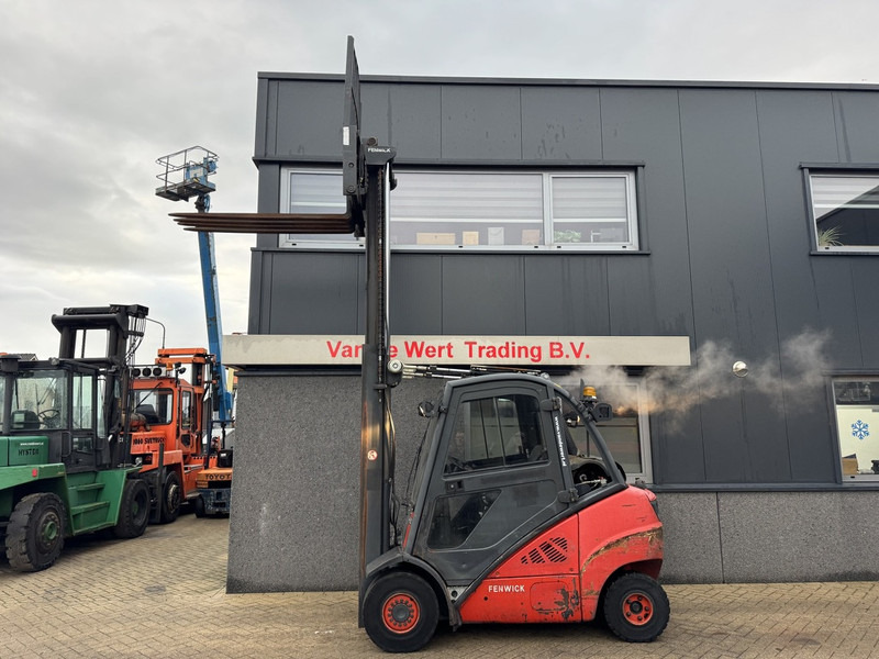 Linde H30T-01 Duplo 365 Sideshift / Vorkversteller LPG 2012 - LPG forklift: picture 5 Linde H30T-01 Duplo 365 Sideshift / Vorkversteller LPG 2012 - LPG forklift: picture 5