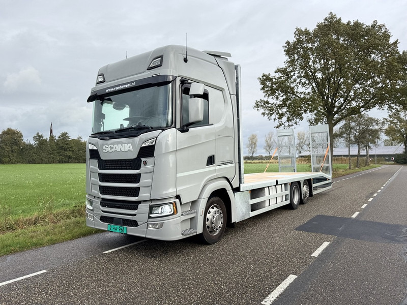 Scania S450 NGS 6X2 Machine Transporter / Oprij Vrachtwagen Euro 6 Automaat - Full Air - 2019 - APK 11-26 - Autotransporter truck: picture 1 Scania S450 NGS 6X2 Machine Transporter / Oprij Vrachtwagen Euro 6 Automaat - Full Air - 2019 - APK 11-26 - Autotransporter truck: picture 1