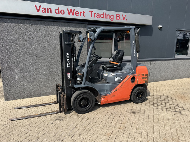 Toyota 02-8FDF25 Triplo 430 Freelift / Sideshift Diesel 2018 - Diesel forklift: picture 2 Toyota 02-8FDF25 Triplo 430 Freelift / Sideshift Diesel 2018 - Diesel forklift: picture 2