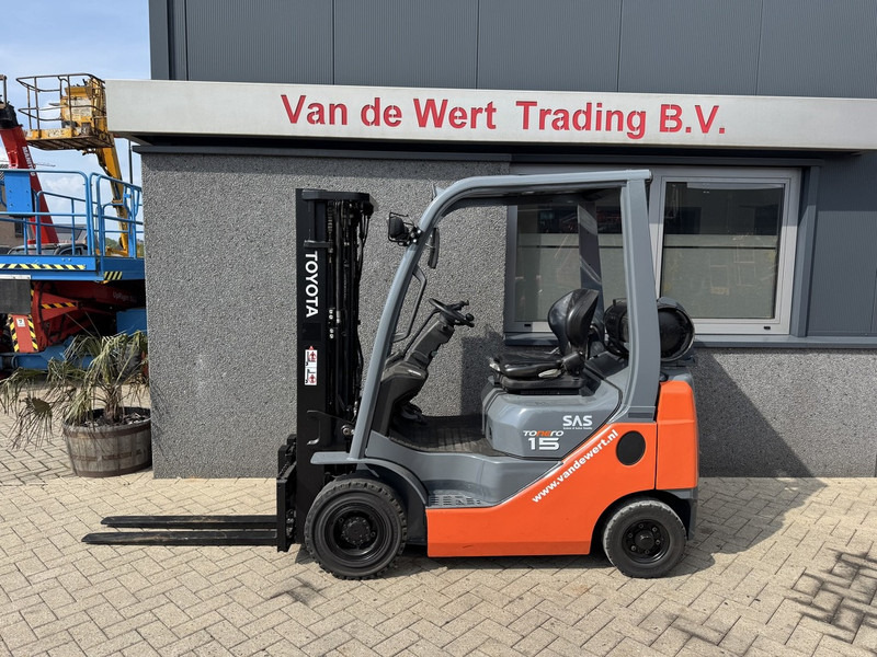 Toyota 02-8FGF18 Triplo 430 Freelift/Sideshift/4e Functie 2013 Lpg - LPG forklift: picture 1 Toyota 02-8FGF18 Triplo 430 Freelift/Sideshift/4e Functie 2013 Lpg - LPG forklift: picture 1