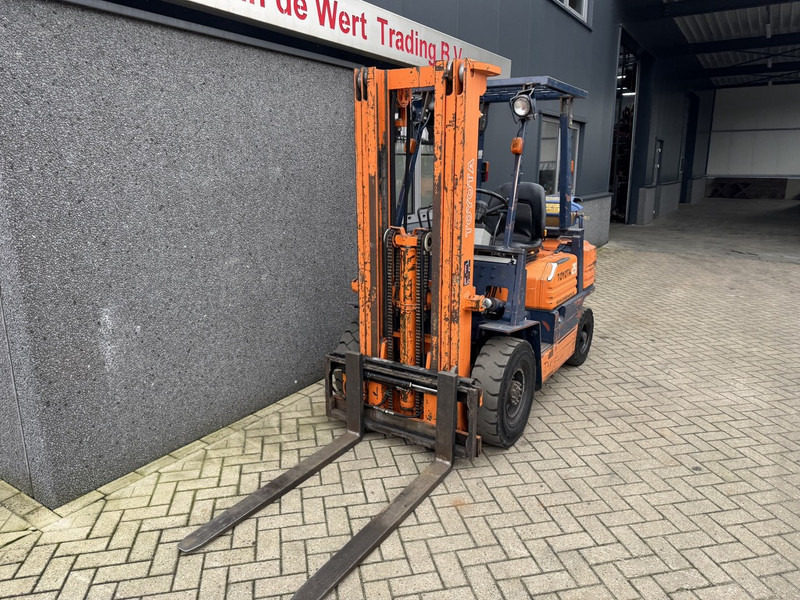 Toyota 42 5FGF 25 - LPG forklift: picture 2 Toyota 42 5FGF 25 - LPG forklift: picture 2