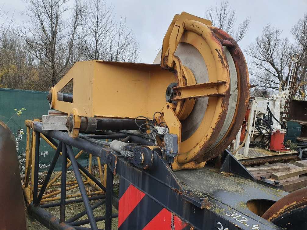 Crawler crane Liebherr: picture 7