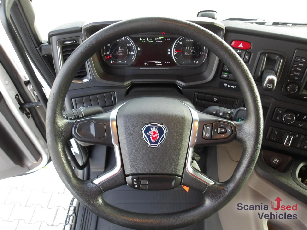 SCANIA P 320 B6x2*4LB / Full Air / Getränkefahrzeug - Beverage truck: picture 3 SCANIA P 320 B6x2*4LB / Full Air / Getränkefahrzeug - Beverage truck: picture 3