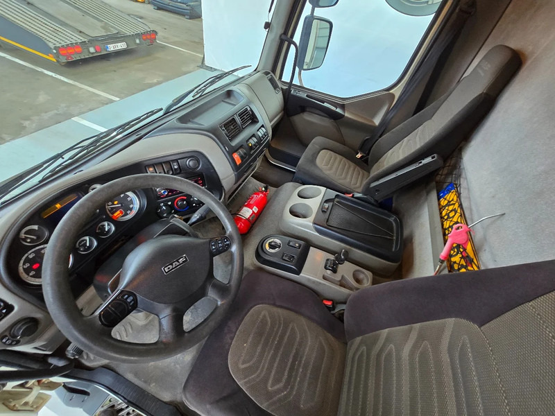 Refrigerator truck DAF LF 55.220 EURO 5 / CARRIER / MULTITEMPERATUUR / DHOLLANDIA: picture 9