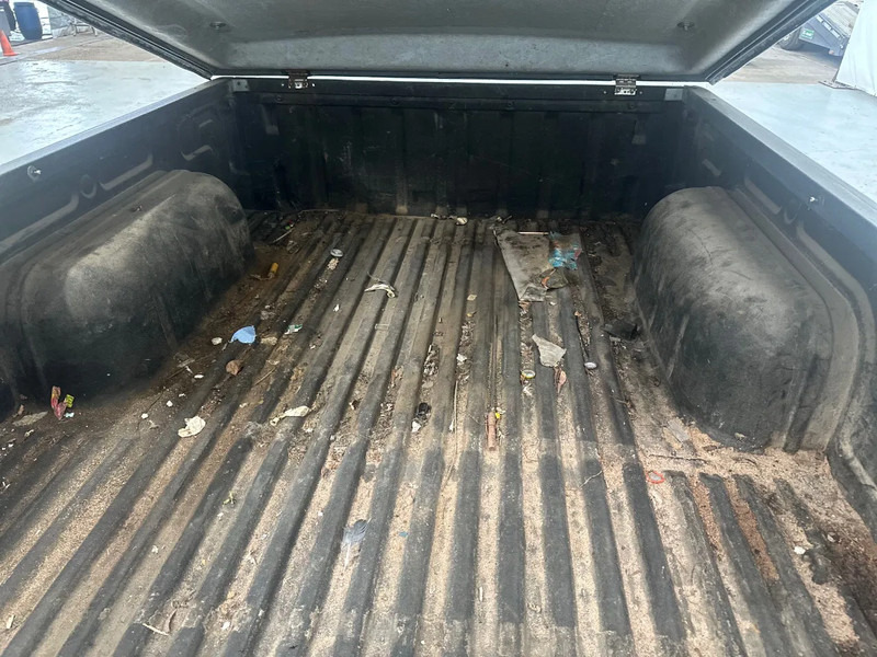 Nissan Navara 2.5 Di / EURO 3 - Car: picture 5 Nissan Navara 2.5 Di / EURO 3 - Car: picture 5