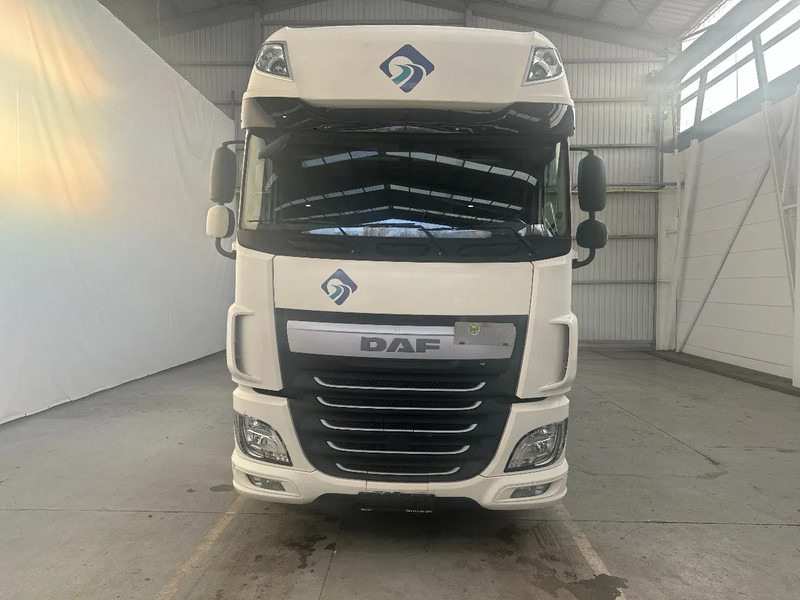 Tractor unit DAF XF 106.460 SUPERSPACECAB: picture 8 Tractor unit DAF XF 106.460 SUPERSPACECAB: picture 8