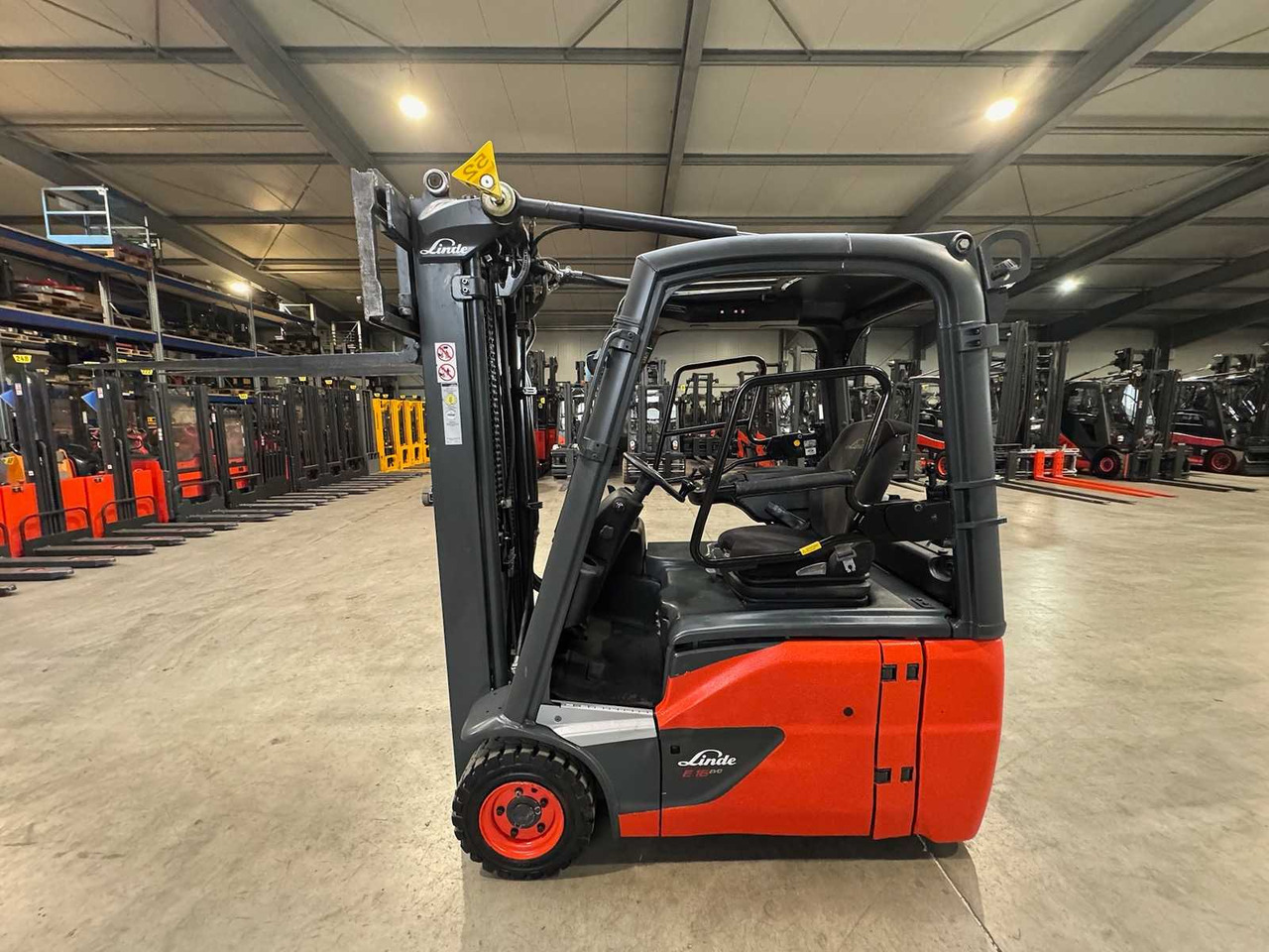 01/2021 SERVICE + UVV 12 / 2026 LINDE E16-02 EVO 1.600KG TRIPLEX 462CM 2X TIRES NEW - Forklift: picture 1 01/2021 SERVICE + UVV 12 / 2026 LINDE E16-02 EVO 1.600KG TRIPLEX 462CM 2X TIRES NEW - Forklift: picture 1
