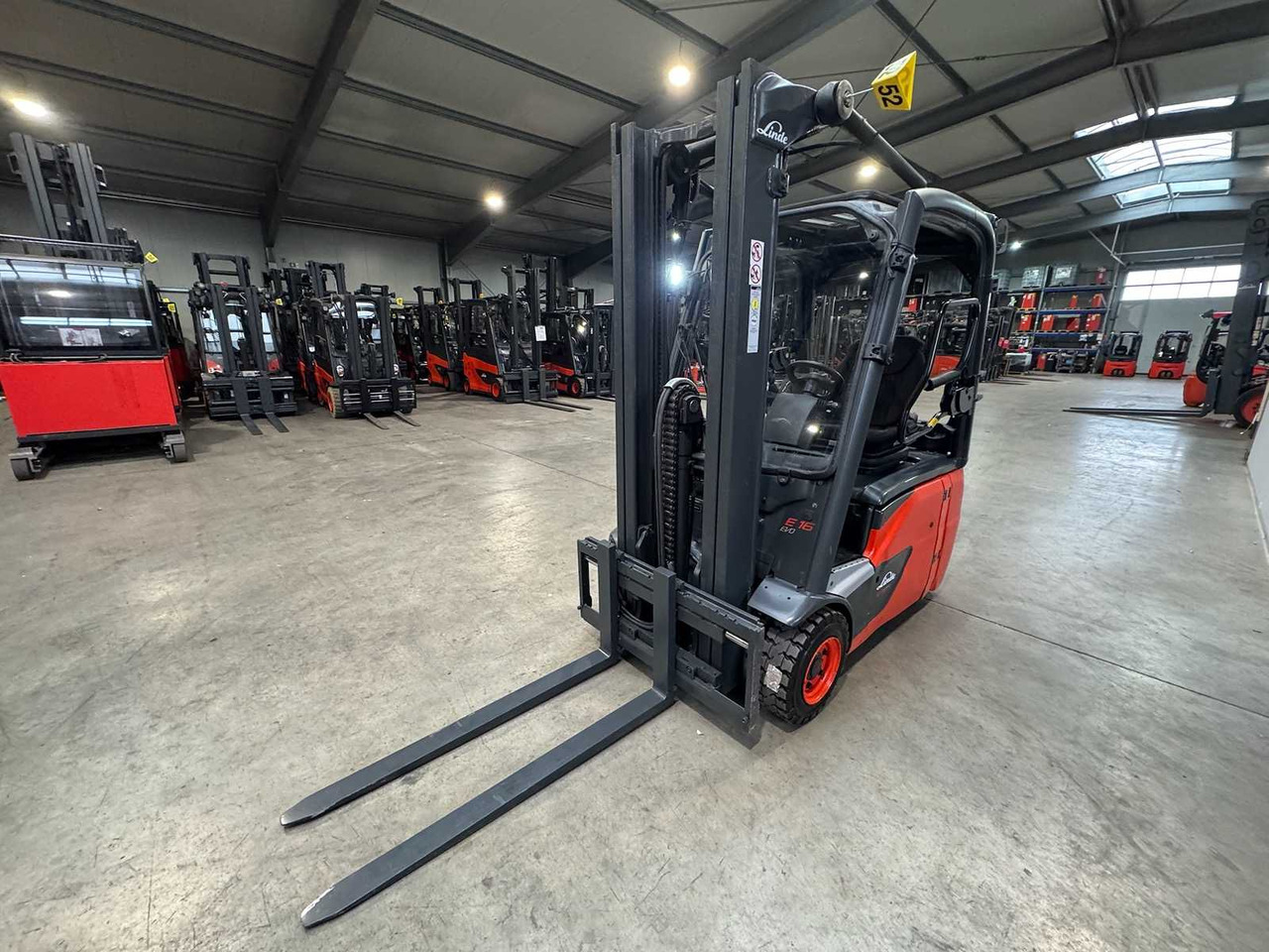 01/2021 SERVICE + UVV 12 / 2026 LINDE E16-02 EVO 1.600KG TRIPLEX 462CM 2X TIRES NEW - Forklift: picture 3 01/2021 SERVICE + UVV 12 / 2026 LINDE E16-02 EVO 1.600KG TRIPLEX 462CM 2X TIRES NEW - Forklift: picture 3