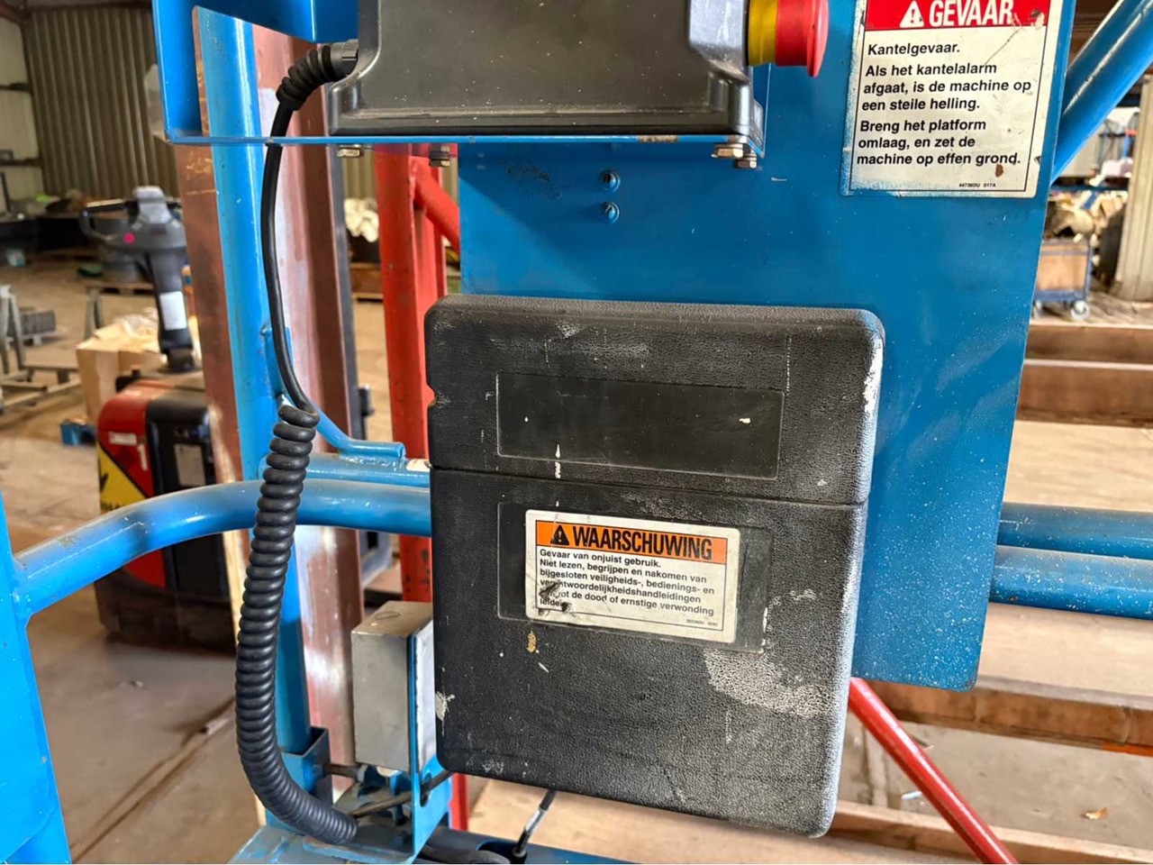 Aerial platform 1997 GENIE GS-2032 AERIAL PLATFORM: picture 15