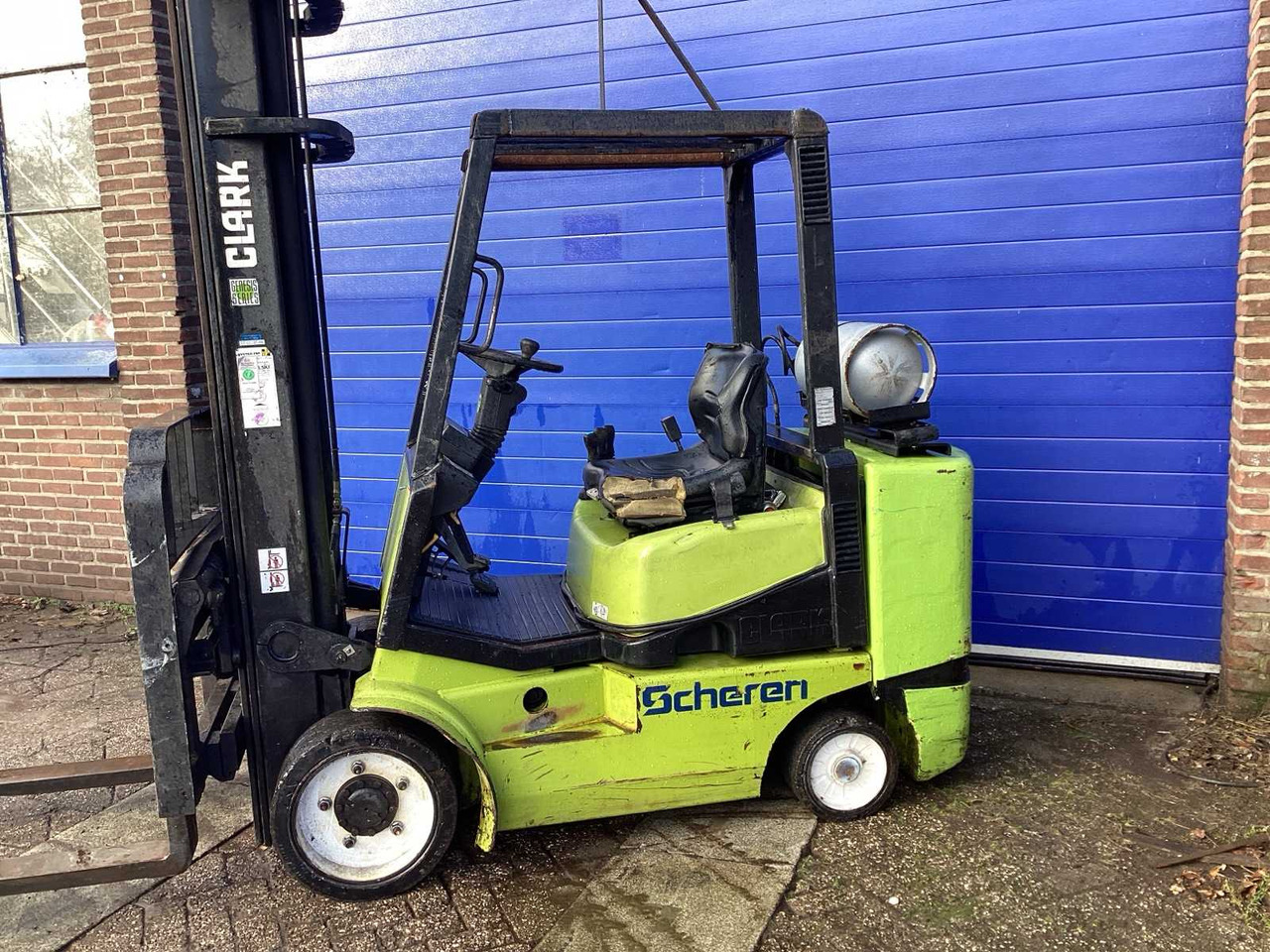 1999 CLARK CGC30 FORKLIFT 7300 MM - Forklift: picture 5 1999 CLARK CGC30 FORKLIFT 7300 MM - Forklift: picture 5