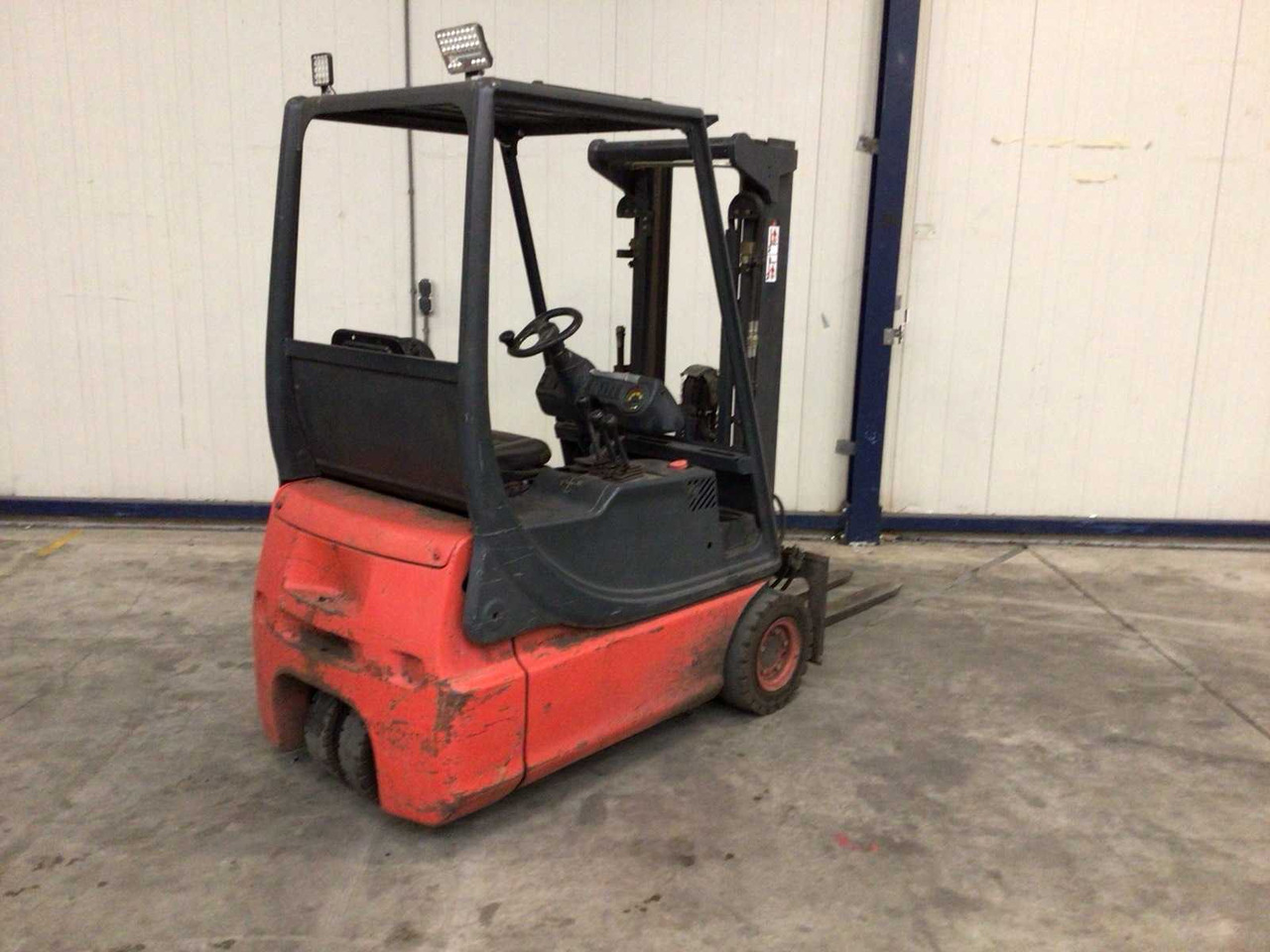 1999 LINDE E14 FORKLIFT - Forklift: picture 4 1999 LINDE E14 FORKLIFT - Forklift: picture 4