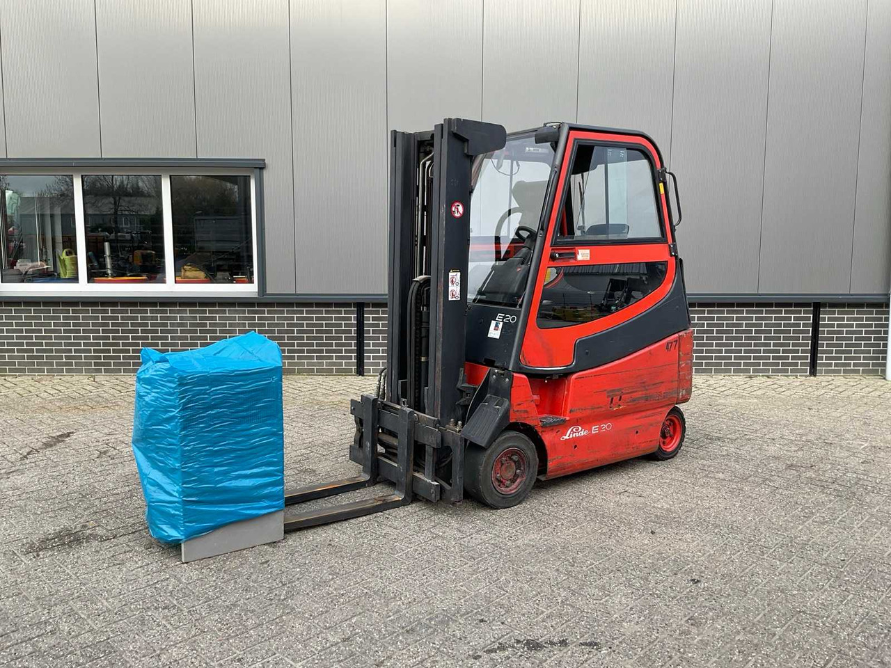 1999 LINDE E20H FORKLIFT - Forklift: picture 1 1999 LINDE E20H FORKLIFT - Forklift: picture 1