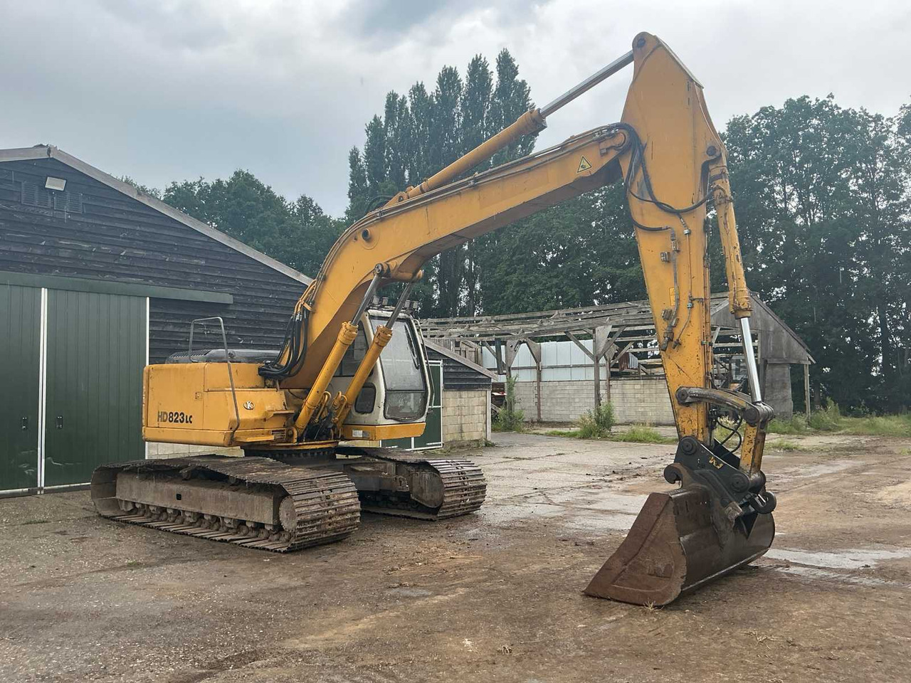 2000 KATO HD823LC CRAWLER EXCAVATOR - Excavator: picture 3 2000 KATO HD823LC CRAWLER EXCAVATOR - Excavator: picture 3