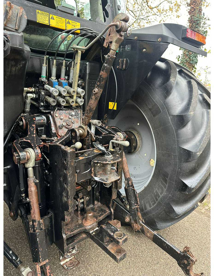 2001 MASSEY FERGUSON 6255 FOUR WHEEL DRIVE FARM TRACTOR - Farm tractor: picture 5 2001 MASSEY FERGUSON 6255 FOUR WHEEL DRIVE FARM TRACTOR - Farm tractor: picture 5