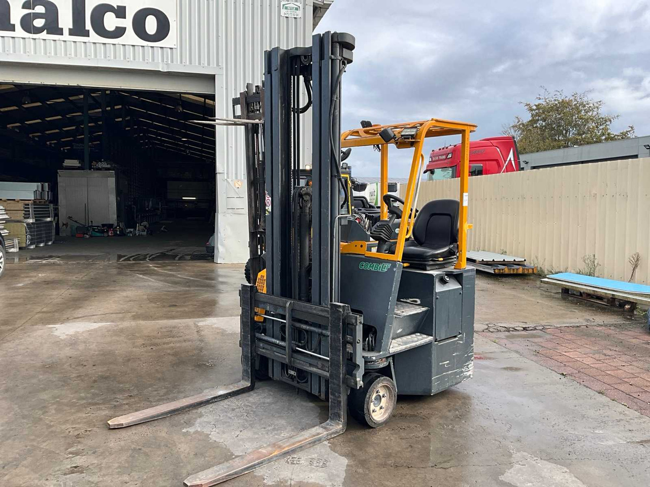 2003 COMBILIFT C2500CB FORKLIFT 4-WAY - Forklift: picture 1 2003 COMBILIFT C2500CB FORKLIFT 4-WAY - Forklift: picture 1