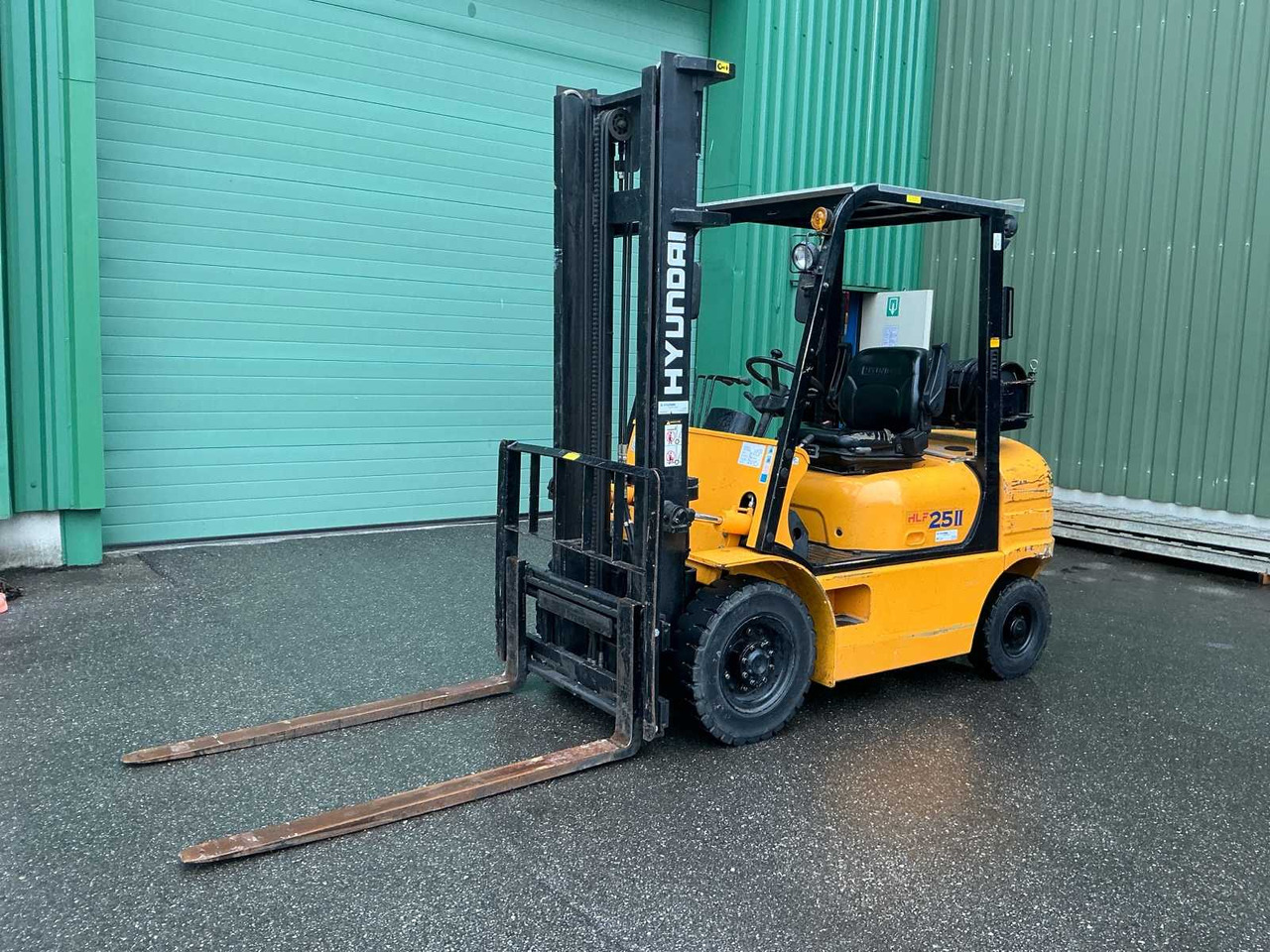2003 HYUNDAI HLF25-II FORKLIFT TRUCK - Forklift: picture 1 2003 HYUNDAI HLF25-II FORKLIFT TRUCK - Forklift: picture 1