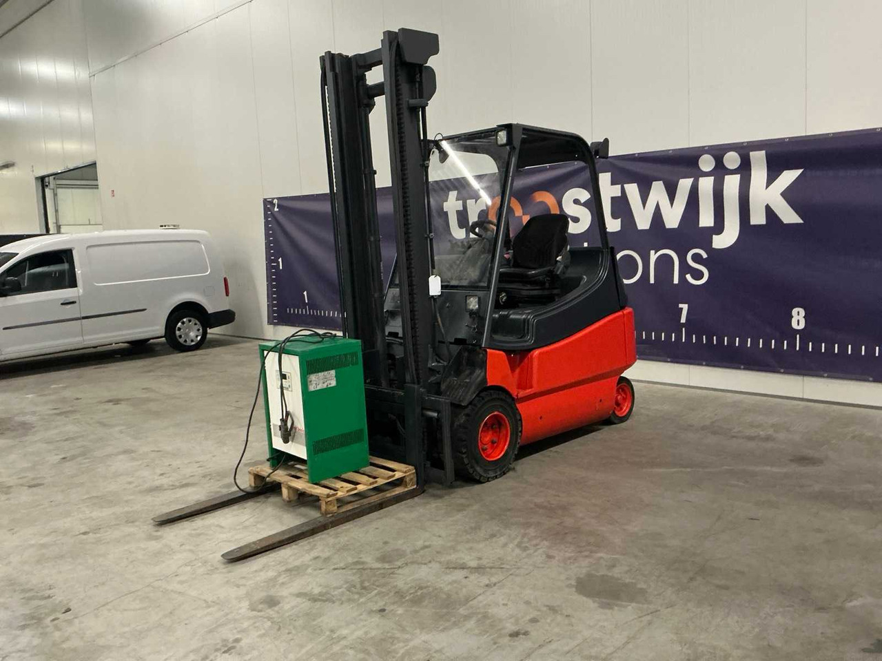 2007 LINDE E30 FORKLIFT - Forklift: picture 1 2007 LINDE E30 FORKLIFT - Forklift: picture 1