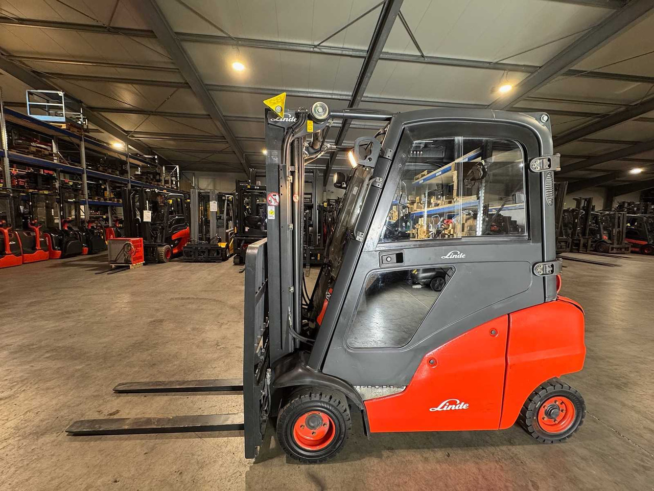 2008 SERVICE + UVV 10/2026 LINDE H20T 2,000KG TRIPLEX GAS FORKLIFT FORKLIFT 11,735 HOURS - Forklift: picture 1 2008 SERVICE + UVV 10/2026 LINDE H20T 2,000KG TRIPLEX GAS FORKLIFT FORKLIFT 11,735 HOURS - Forklift: picture 1