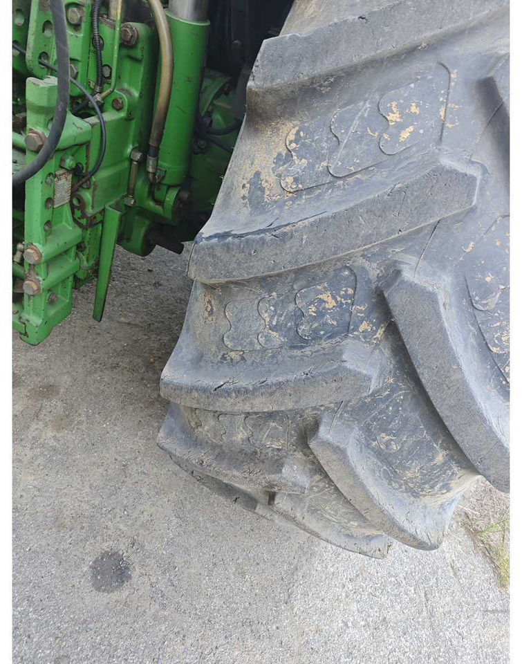 Farm tractor 2009 -JOHN DEERE - 7430 MW2 CD44 - 4-WHEEL DRIVE TRACTOR: picture 13 Farm tractor 2009 -JOHN DEERE - 7430 MW2 CD44 - 4-WHEEL DRIVE TRACTOR: picture 13