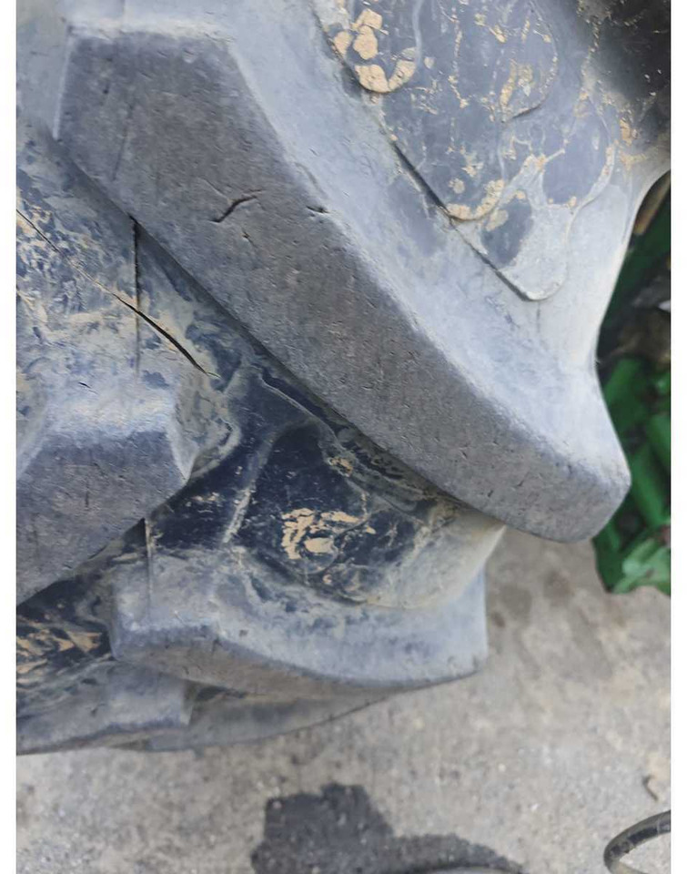 Farm tractor 2009 -JOHN DEERE - 7430 MW2 CD44 - 4-WHEEL DRIVE TRACTOR: picture 9 Farm tractor 2009 -JOHN DEERE - 7430 MW2 CD44 - 4-WHEEL DRIVE TRACTOR: picture 9