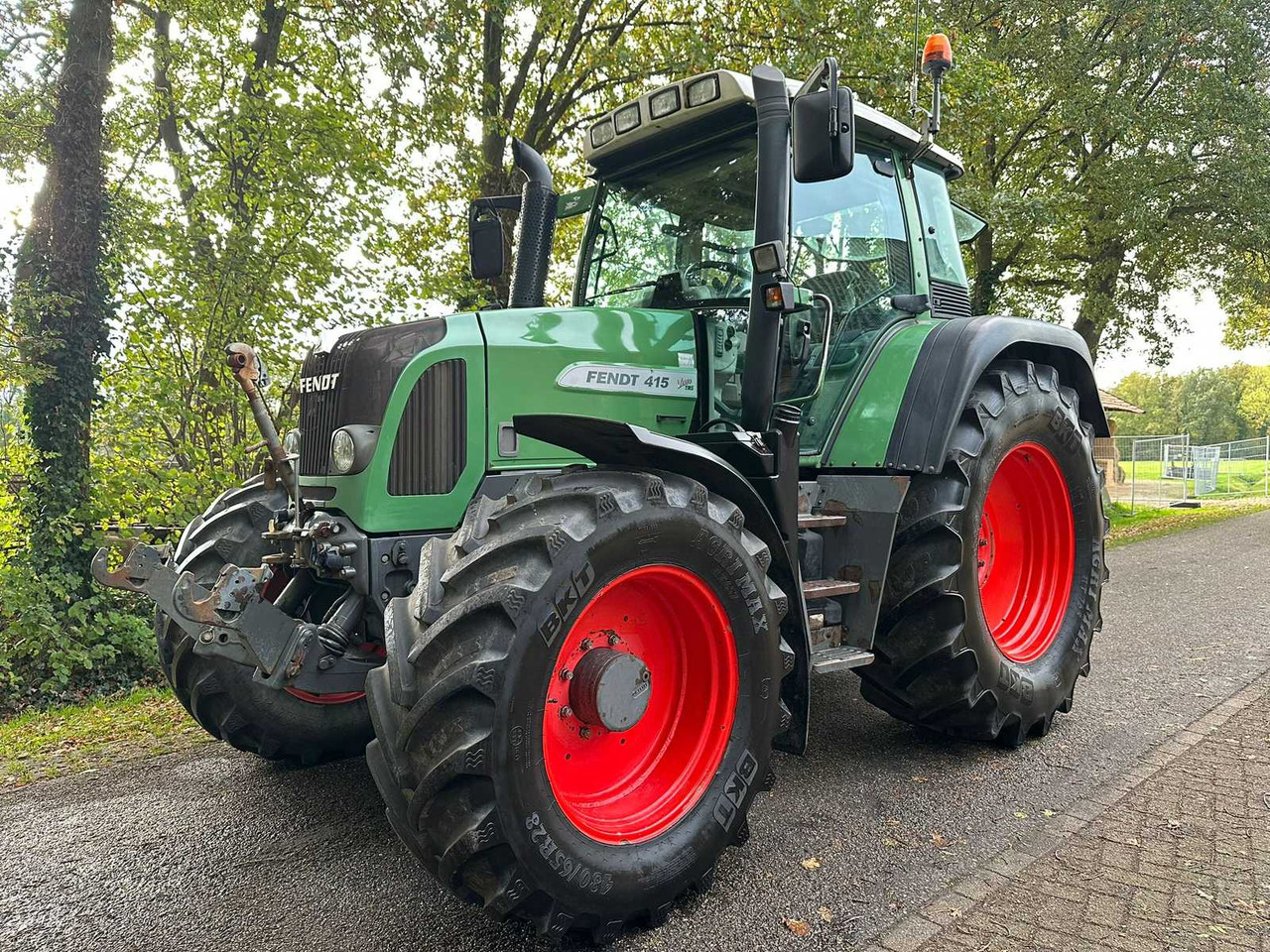 2010 FENDT 415 VARIO TMS ALL-WHEEL DRIVE AGRICULTURAL TRACTOR - Farm tractor: picture 1 2010 FENDT 415 VARIO TMS ALL-WHEEL DRIVE AGRICULTURAL TRACTOR - Farm tractor: picture 1