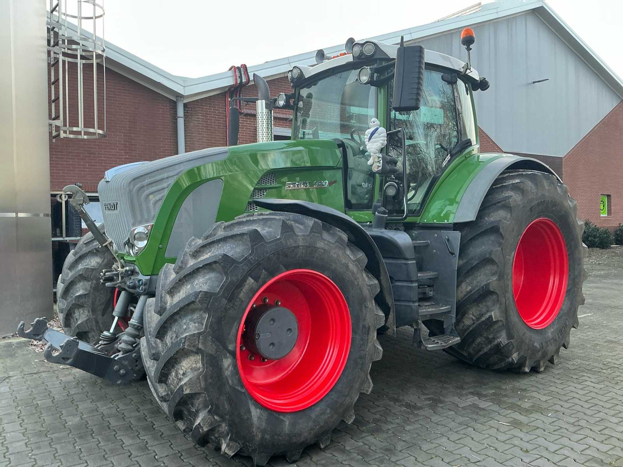 2010 FENDT 930 VARIO ALL-WHEEL DRIVE FARM TRACTOR - Farm tractor: picture 1 2010 FENDT 930 VARIO ALL-WHEEL DRIVE FARM TRACTOR - Farm tractor: picture 1