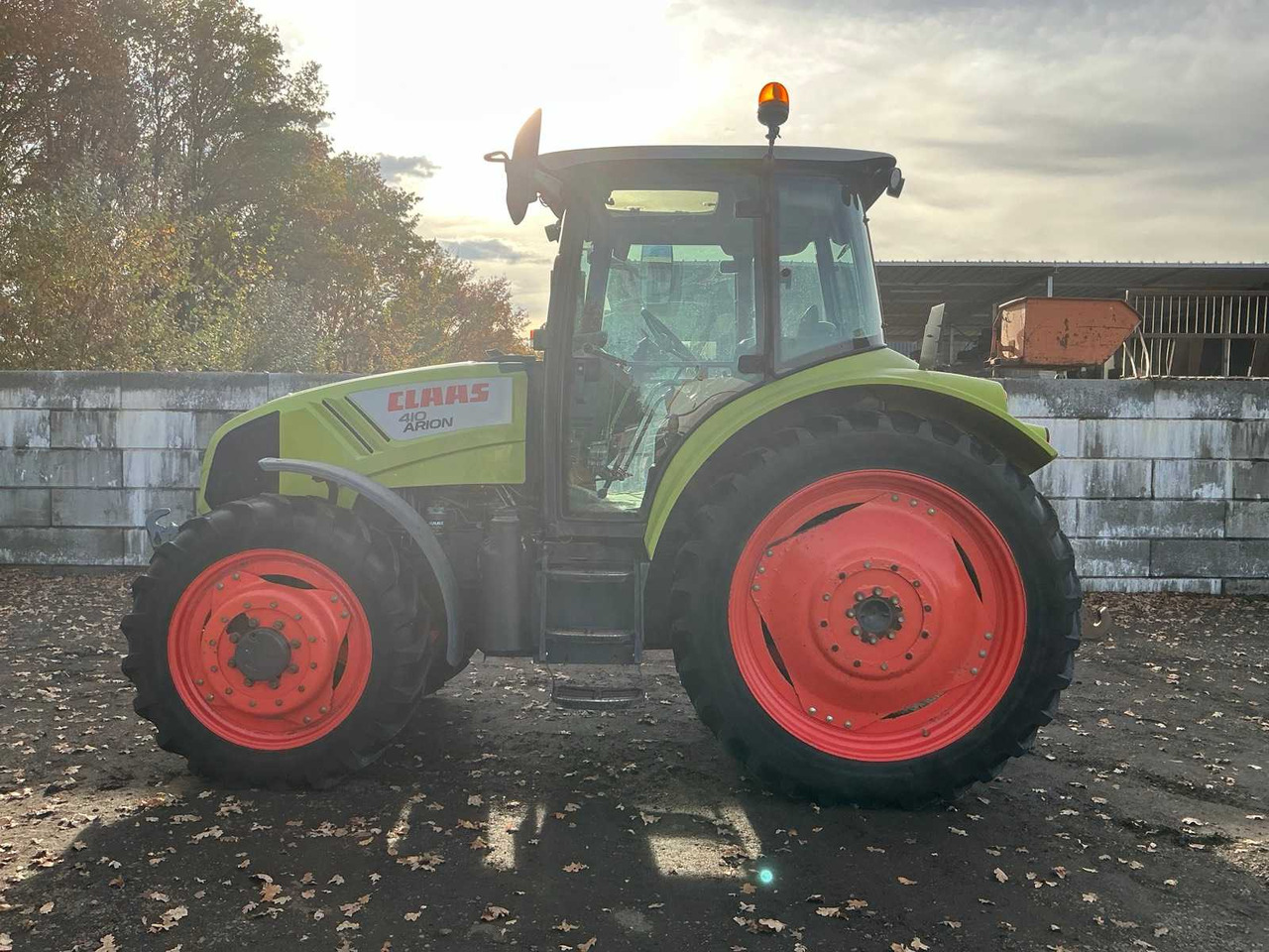 2012 CLAAS 410 ARION FOUR-WHEEL DRIVE FARM TRACTOR - Farm tractor: picture 2 2012 CLAAS 410 ARION FOUR-WHEEL DRIVE FARM TRACTOR - Farm tractor: picture 2