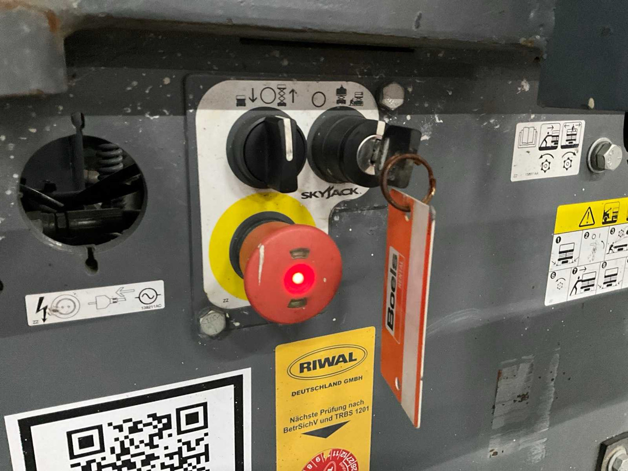 Aerial platform 2015 SKYJACK SJ 4620 AERIAL PLATFORM: picture 8 Aerial platform 2015 SKYJACK SJ 4620 AERIAL PLATFORM: picture 8