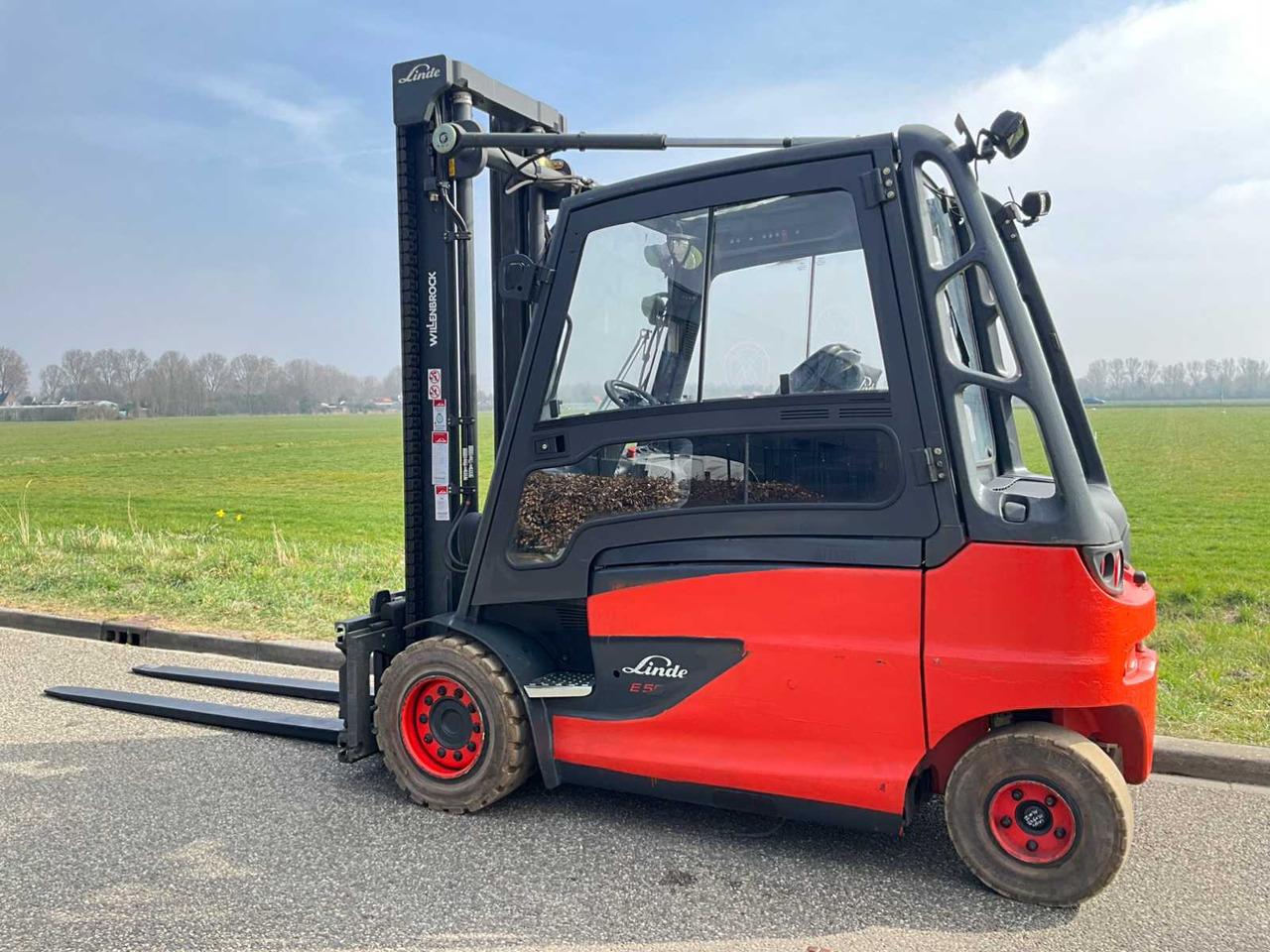 2017 LINDE E50HL 5000KG FORKLIFT TRUCK PACKED WITH OPTIONS - Forklift: picture 3 2017 LINDE E50HL 5000KG FORKLIFT TRUCK PACKED WITH OPTIONS - Forklift: picture 3