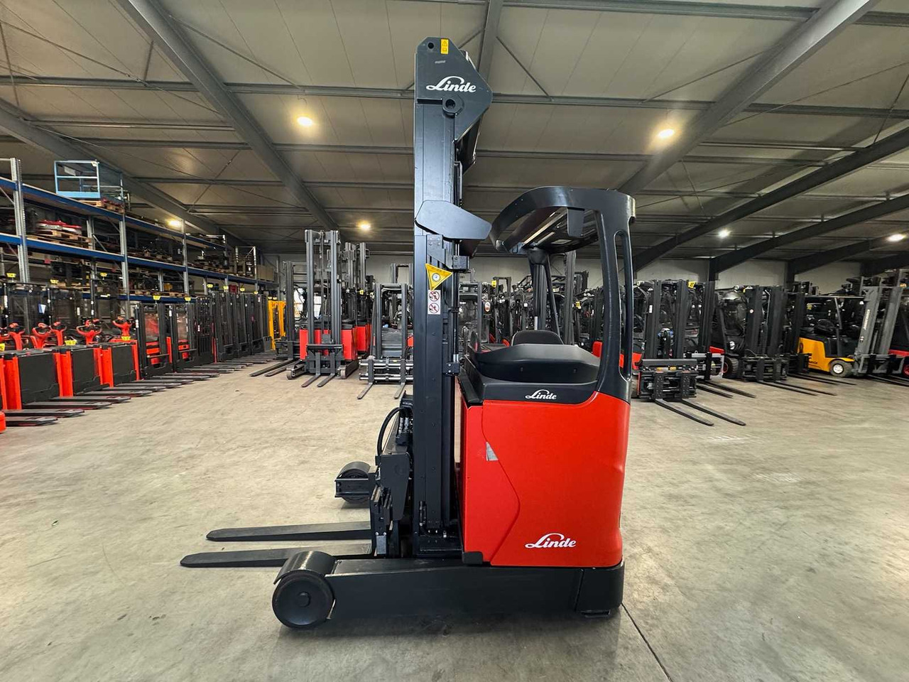 2017 LINDE R16 1.600KG TRIPLEX 700CM FORK ADJUSTER FORKLIFT ELECTRIC FORKLIFT REACH TRUCK - Forklift: picture 2 2017 LINDE R16 1.600KG TRIPLEX 700CM FORK ADJUSTER FORKLIFT ELECTRIC FORKLIFT REACH TRUCK - Forklift: picture 2